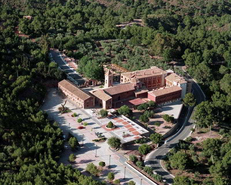 Отель Monasterio De Santa Eulalia Тотана Экстерьер фото